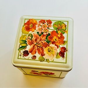Cottage core “Current” Brand Floral Tin Box from 1978
